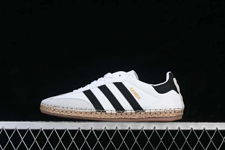 Picture of Adidas Gazelle _SKUfw21872936079009699fw